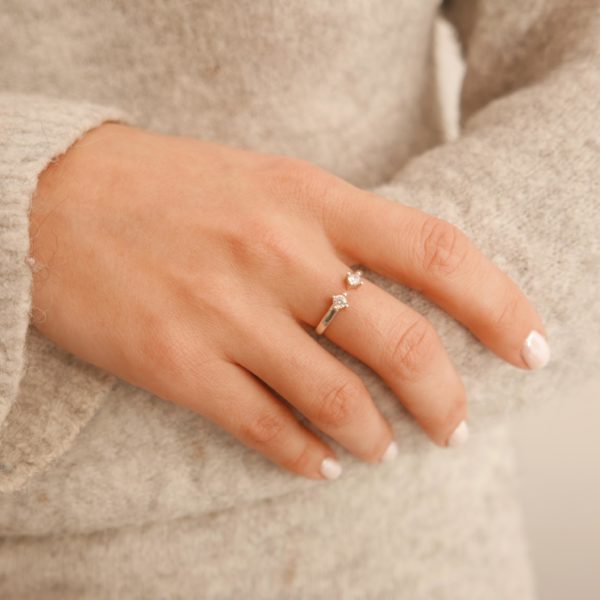טבעת אדריאנה - כסף שיבוץ לבן